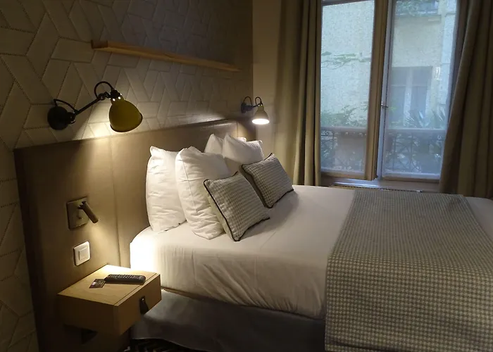 ホテル ドゥ フランス アンヴァリッド 3*