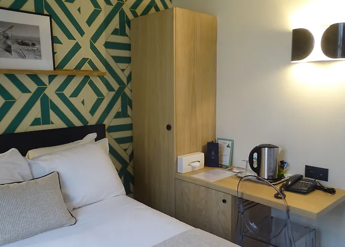 ホテル ドゥ フランス アンヴァリッド 3*