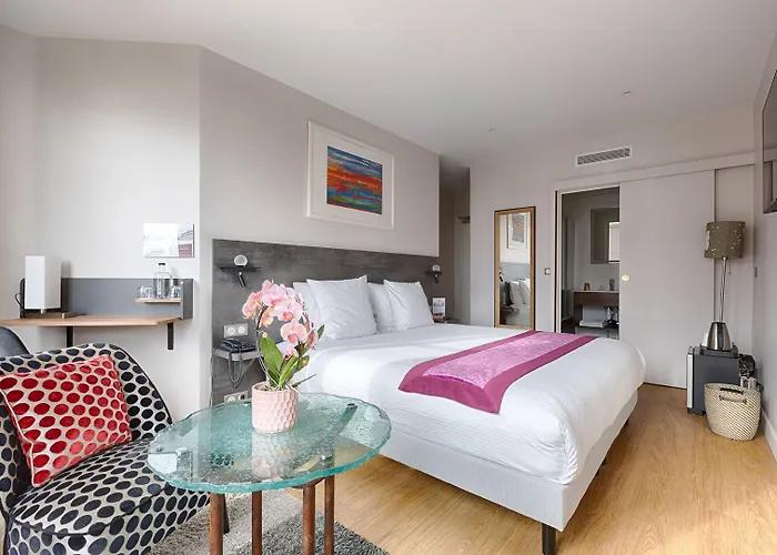 ドゥ フランス アンヴァリッド ホテル パリ